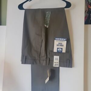 NEW! Dockers Signature Khaki's Mens Size 38x32 NWT
